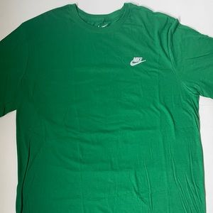 Mens Classic Nike Green Cotton Tee 
Shirt Multi Use Athletic Cut Extra Large